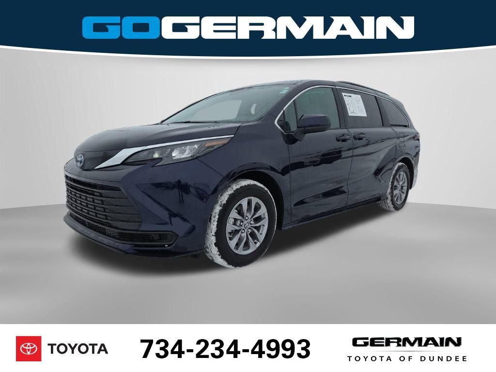 Used 2025 Toyota Sienna LE