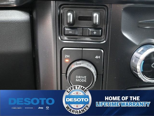 New 2026 Ford F250 Lariat w/ Black Appearance Package image 27