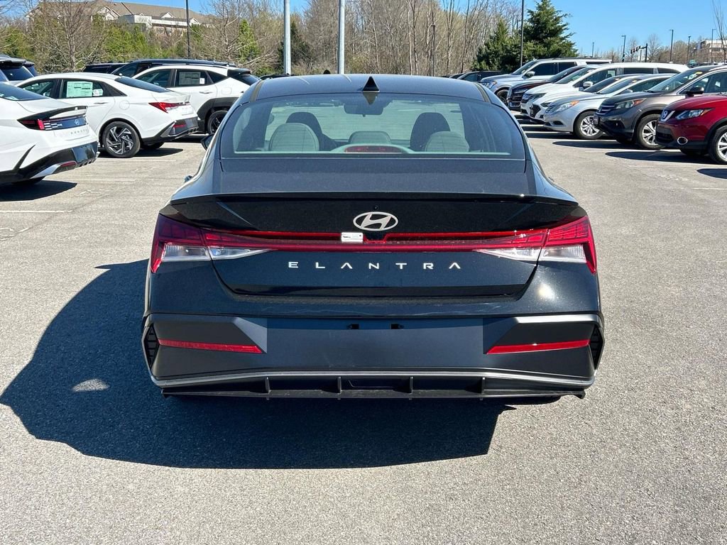 New 2026 Hyundai Elantra SEL Sport image 6