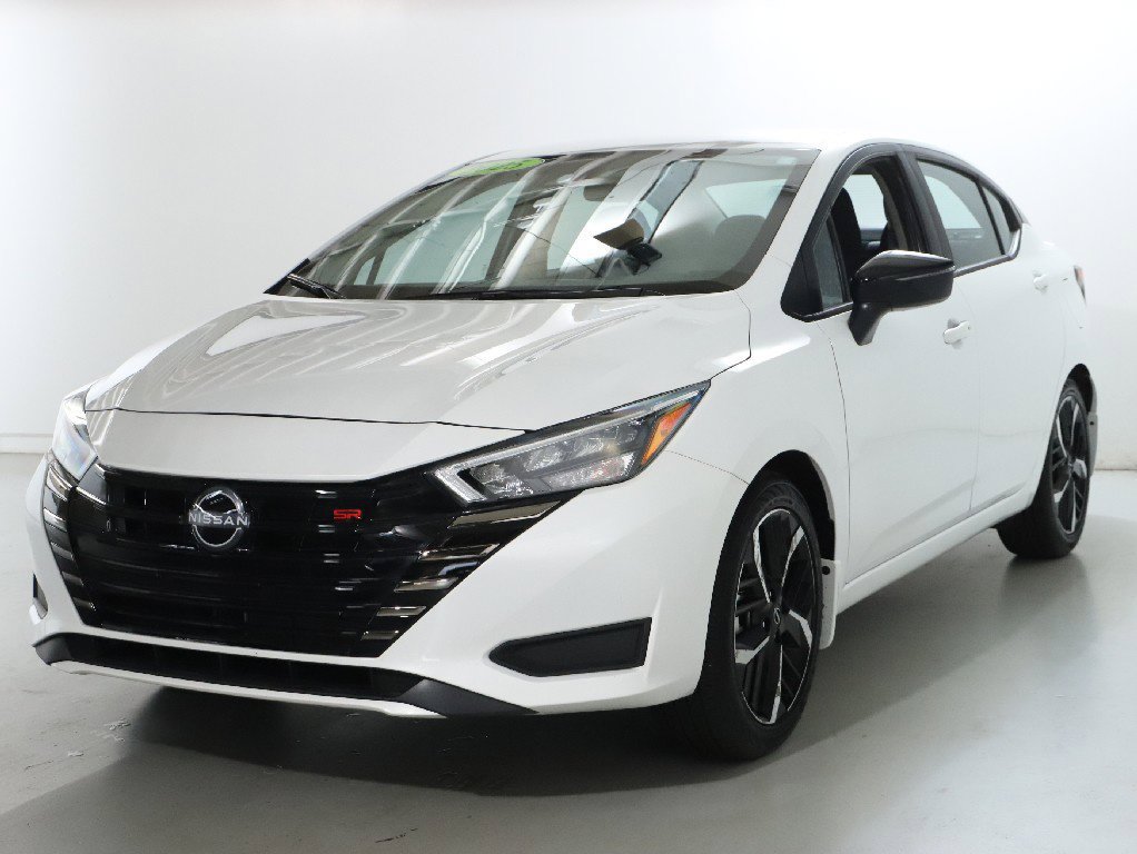 Used 2025 Nissan Versa SR w/ Trunk Package FWD image 4