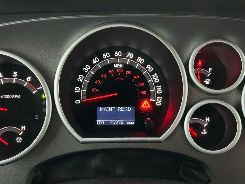 Used 2014 Toyota Sequoia Platinum image 31