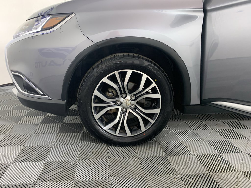 Used 2018 Mitsubishi Outlander SEL image 12