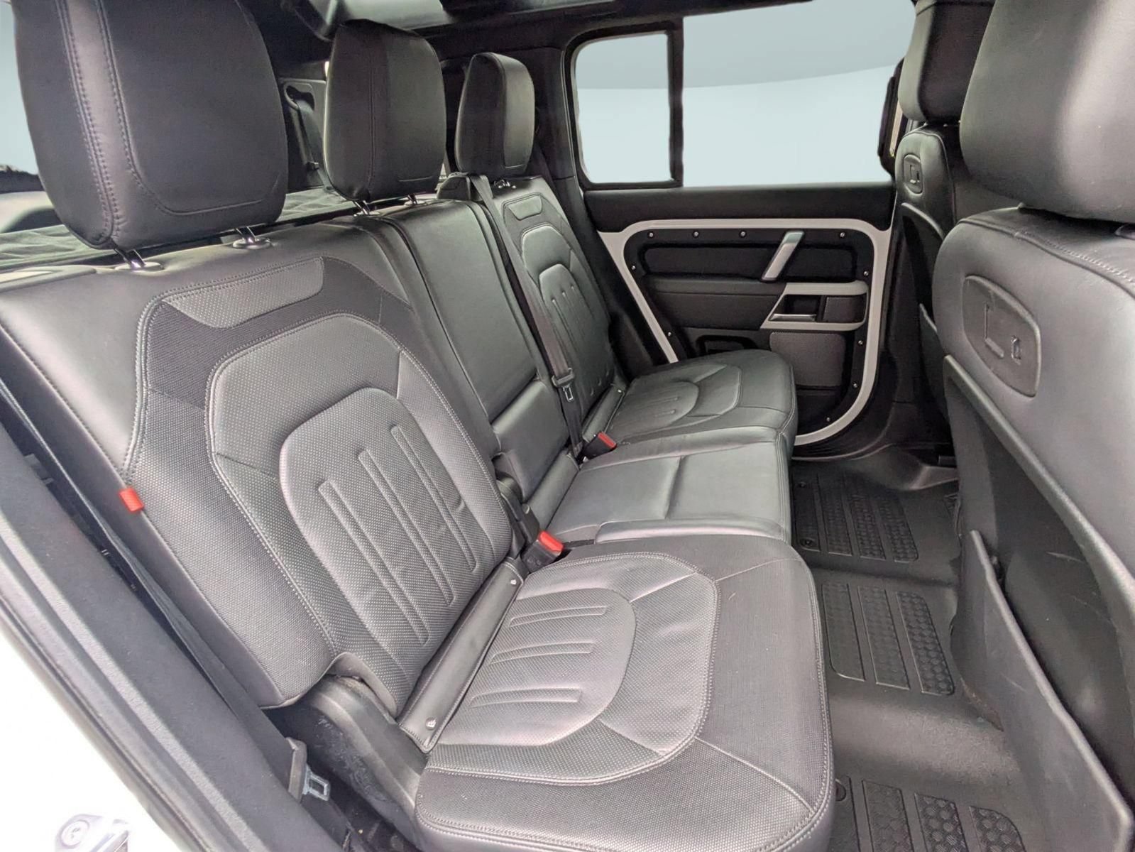 Used 2022 Land Rover Defender 110 X-Dynamic HSE AWD/4WD image 29