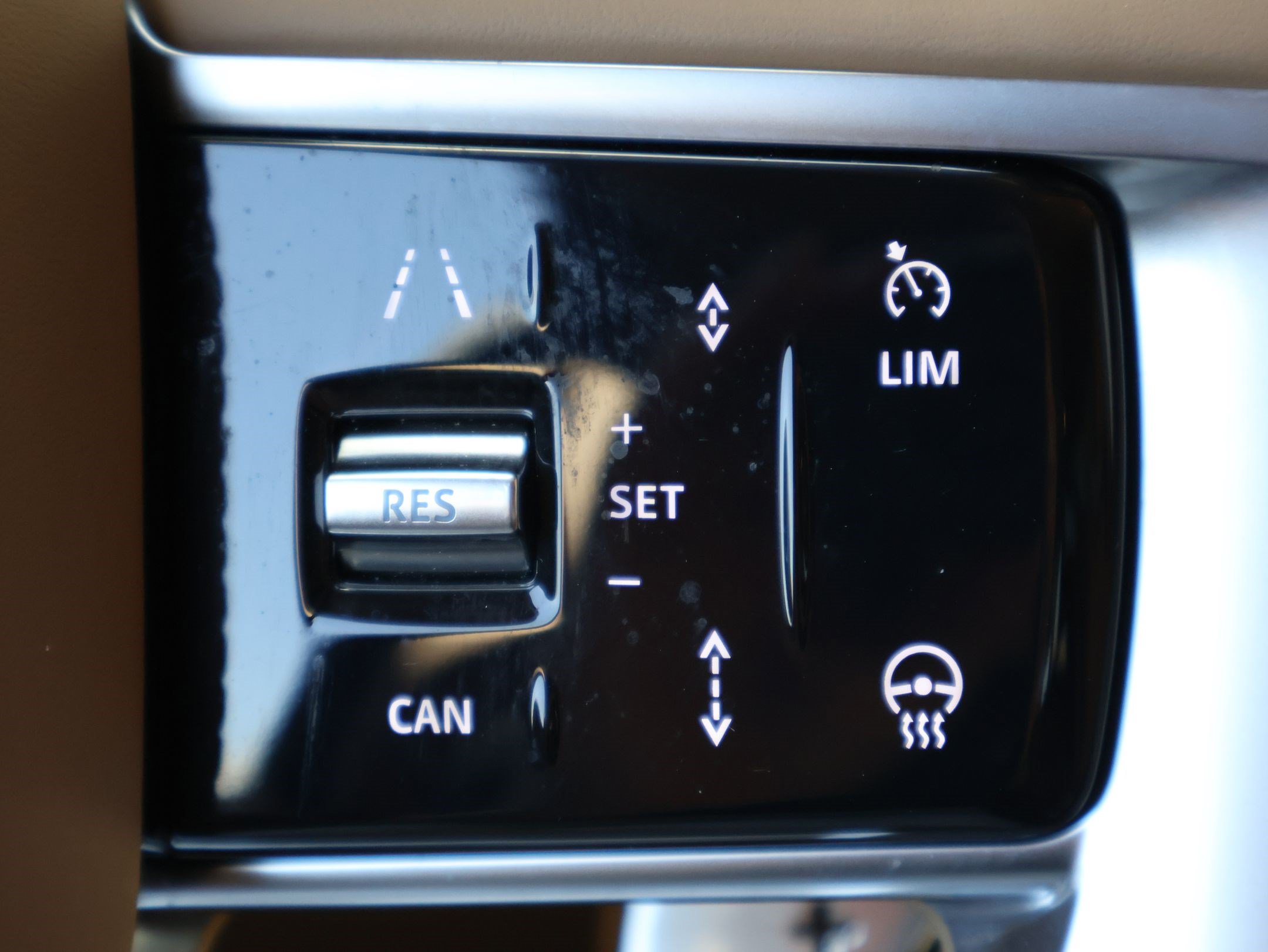 Certified 2025 Land Rover Range Rover SV AWD/4WD image 17