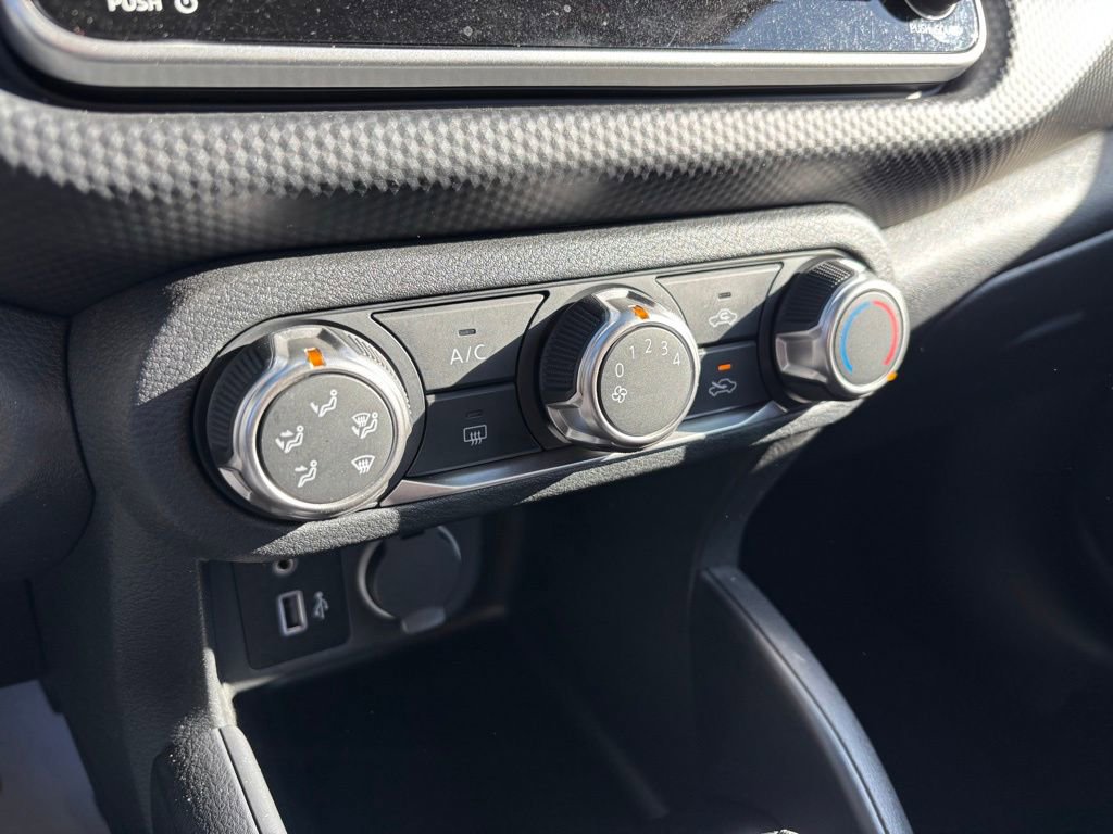 Used 2025 Nissan Kicks Play S image 22