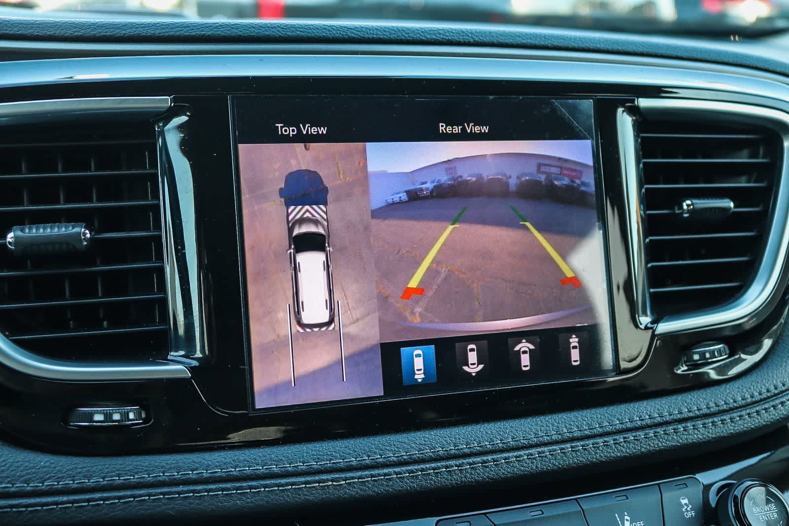 Used 2019 Chrysler Pacifica Limited w/ Advanced Safetytec Group FWD image 26