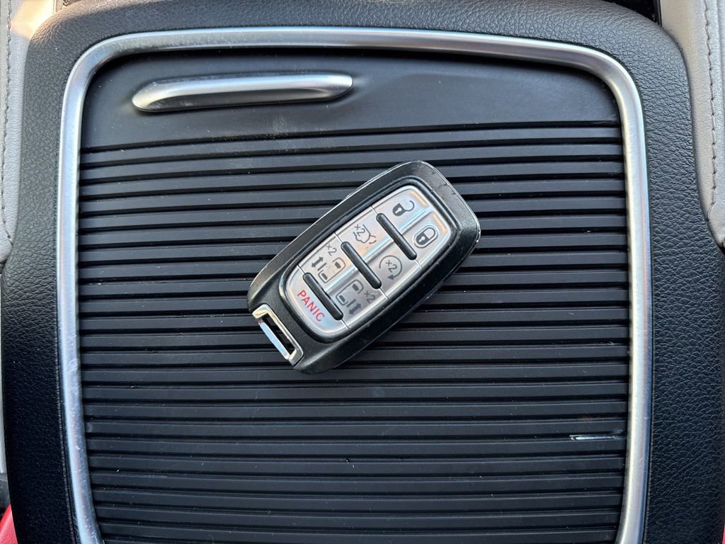 Used 2023 Chrysler Pacifica Limited image 19