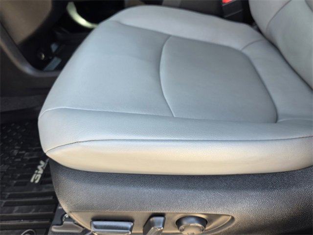 Used 2025 Toyota Sienna XLE image 18
