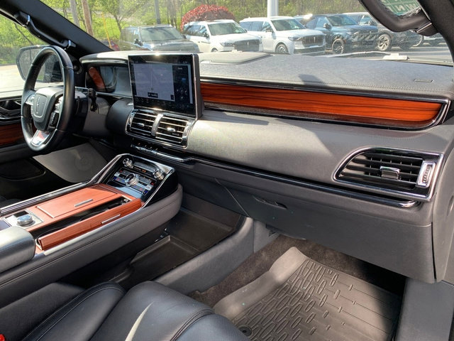 Certified 2024 Lincoln Navigator L Reserve image 13
