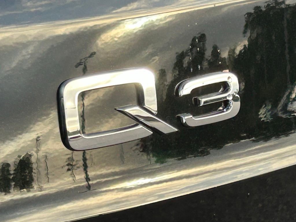 Used 2025 Audi Q3 2.0T Premium w/ Convenience Package image 61