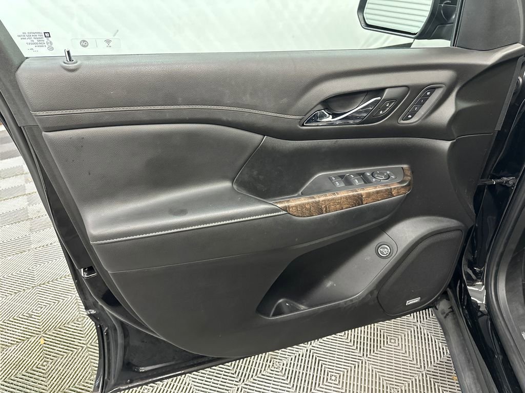 Used 2021 GMC Acadia Denali w/ Denali Technology Package FWD image 11