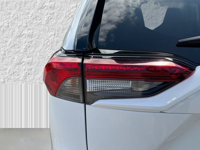 Used 2021 Toyota RAV4 XLE image 10