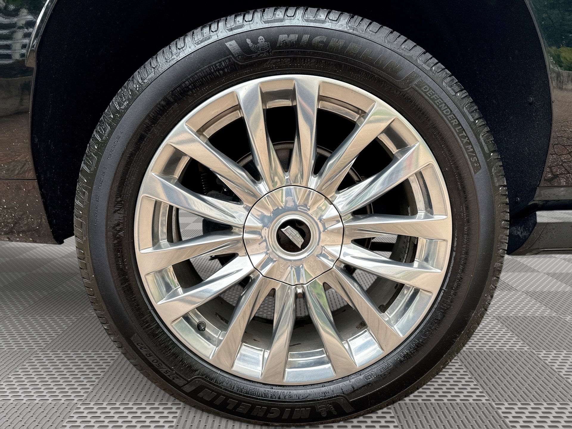 Used 2021 Cadillac Escalade ESV Premium Luxury w/ Driver Assist Tech Package AWD/4WD image 30