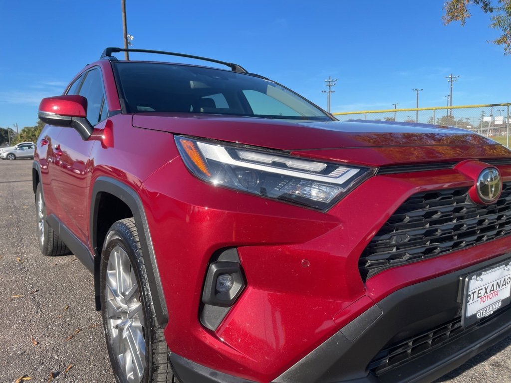 Used 2023 Toyota RAV4 XLE Premium image 25