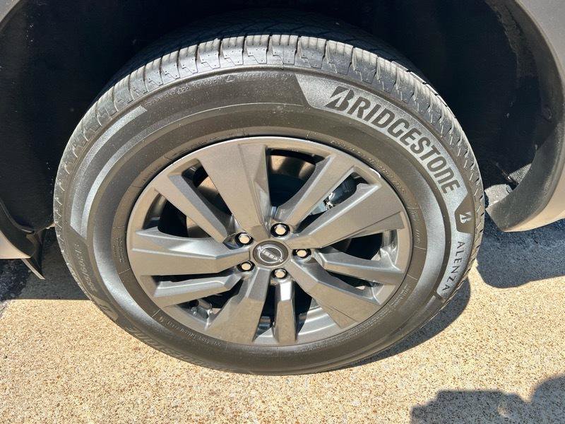 Used 2023 Nissan Pathfinder SV image 21