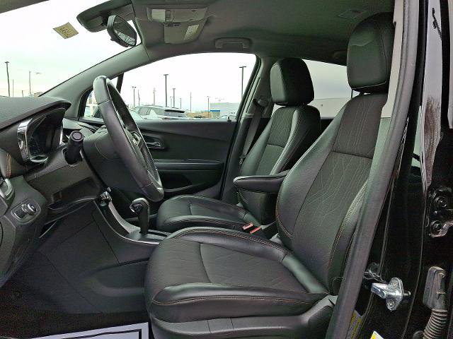 Used 2022 Chevrolet Trax LT w/ Midnight Edition image 13