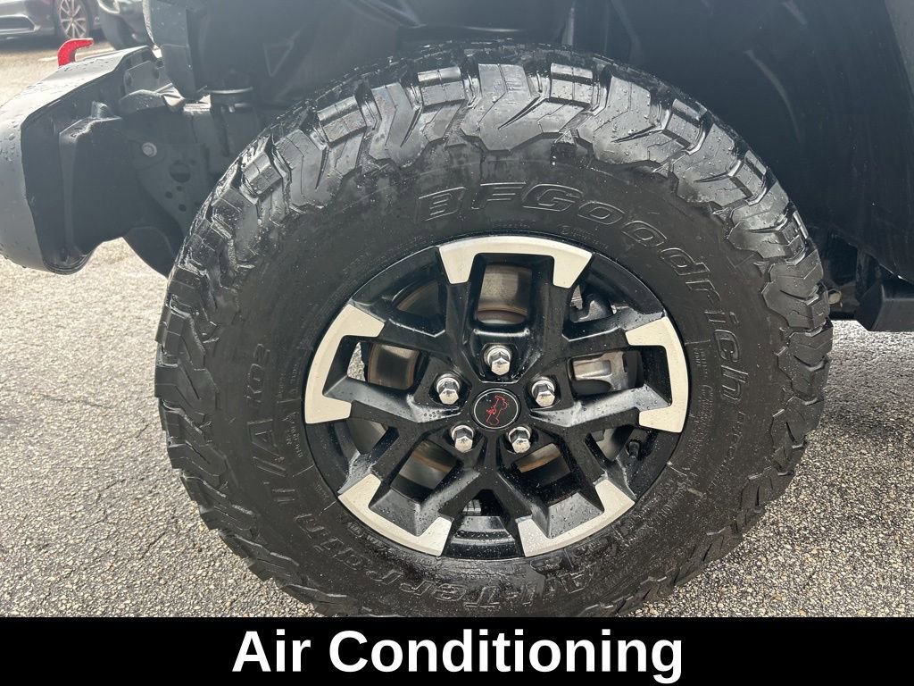 Used 2025 Jeep Wrangler Unlimited Rubicon AWD/4WD image 18