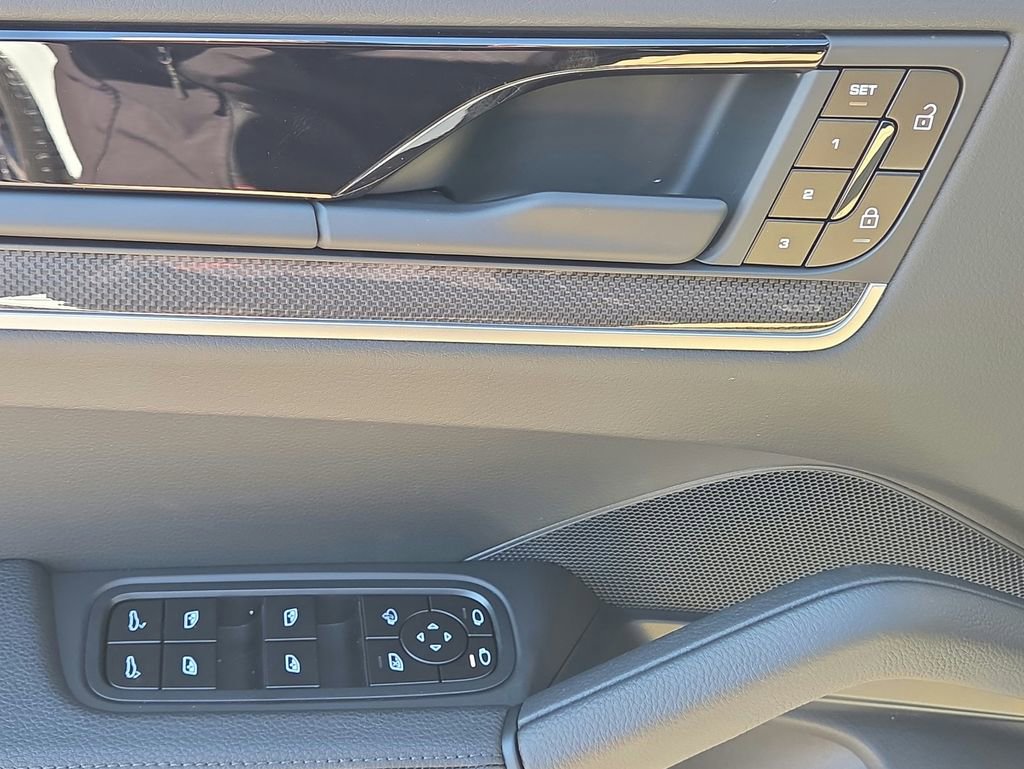 New 2026 Porsche Cayenne S image 7