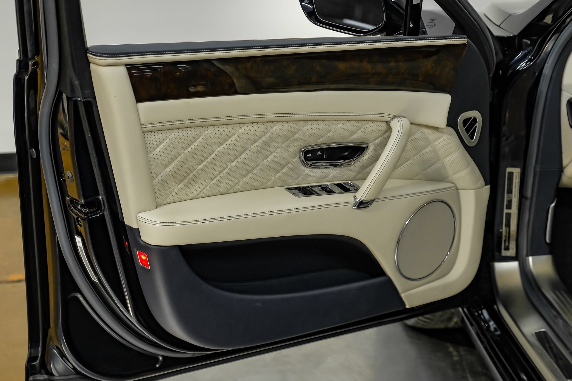 Used 2018 Bentley Flying Spur W12 AWD/4WD image 52