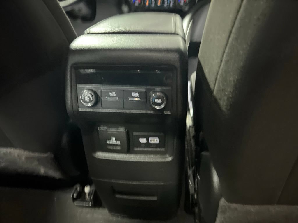 Used 2020 GMC Acadia SLE w/ Driver Convenience Package FWD image 14
