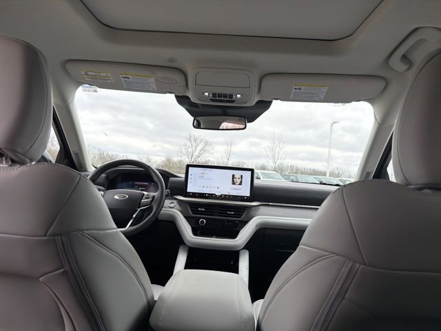 Certified 2025 Ford Explorer Platinum w/ LUX Leather Package AWD/4WD image 23