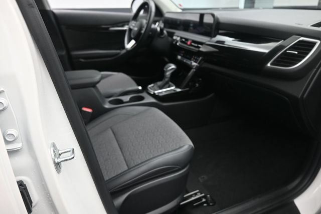 Used 2025 Kia Seltos S FWD image 26