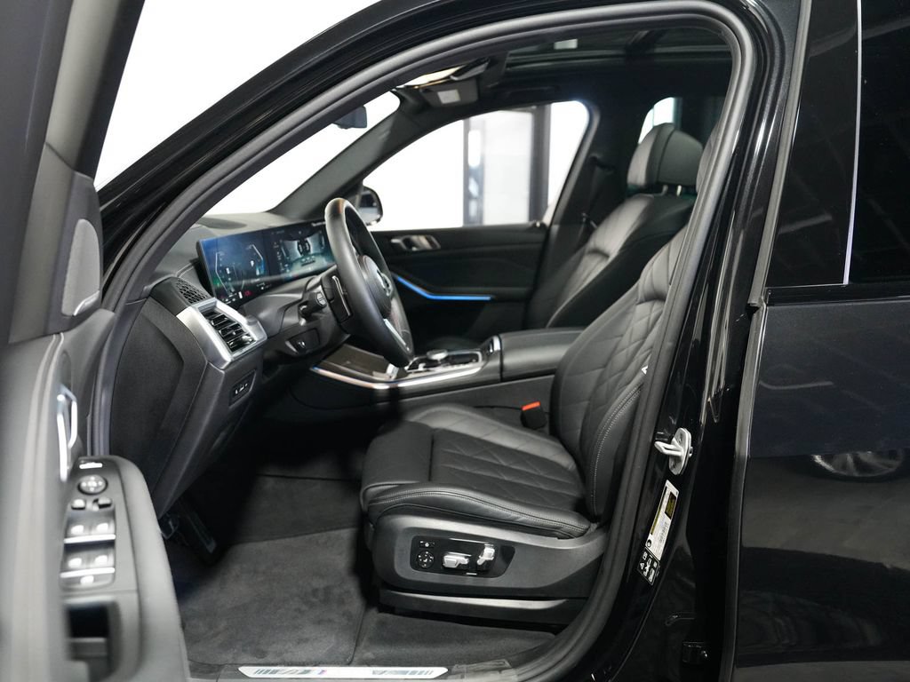 Used 2025 BMW X5 M60i w/ Parking Assistance Package AWD/4WD image 32