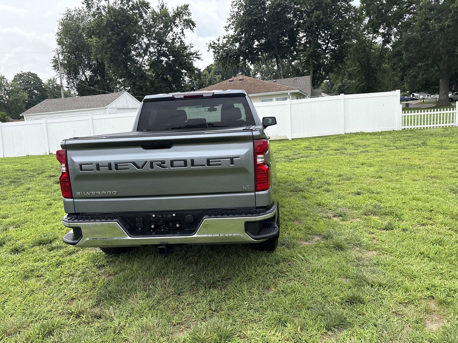 Used 2021 Chevrolet Silverado 1500 LT AWD/4WD image 6