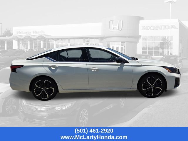 Used 2024 Nissan Altima 2.5 SR FWD image 6
