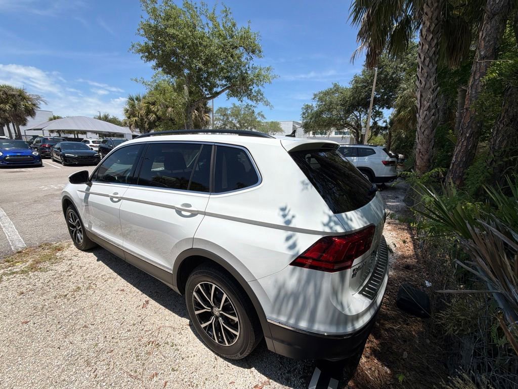 Used 2021 Volkswagen Tiguan SE FWD image 3