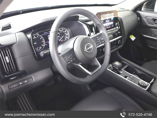 New 2025 Nissan Pathfinder SV w/ Cargo Package image 10