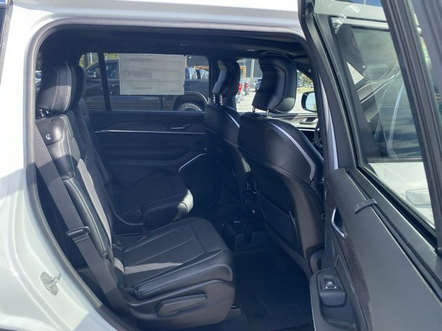 New 2025 Jeep Grand Cherokee L Overland image 34