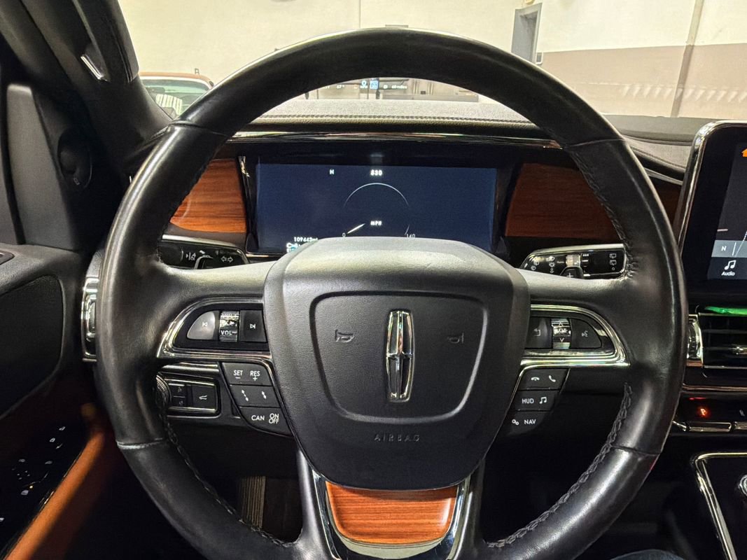 Used 2019 Lincoln Navigator Reserve AWD/4WD image 11