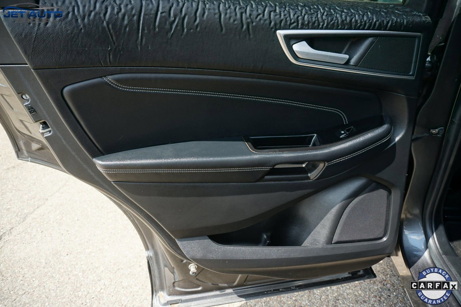 Used 2018 Ford Edge Titanium image 20