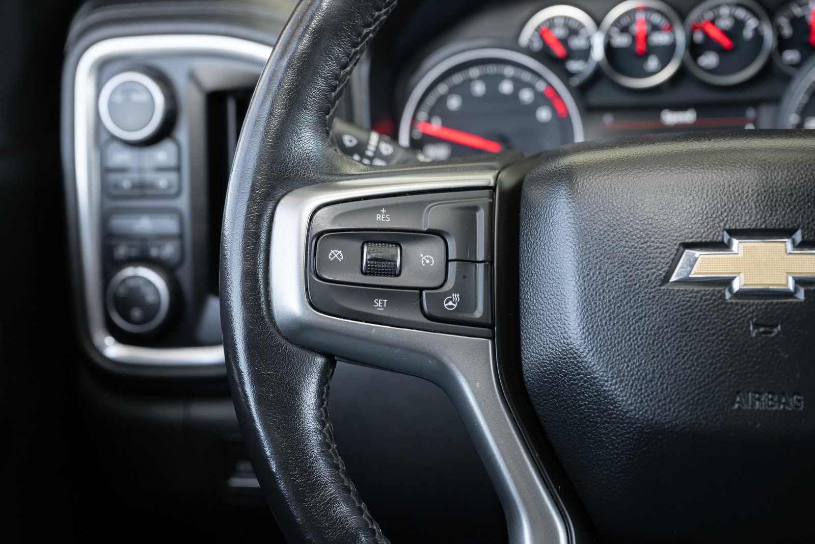 Used 2021 Chevrolet Silverado 1500 LT image 26