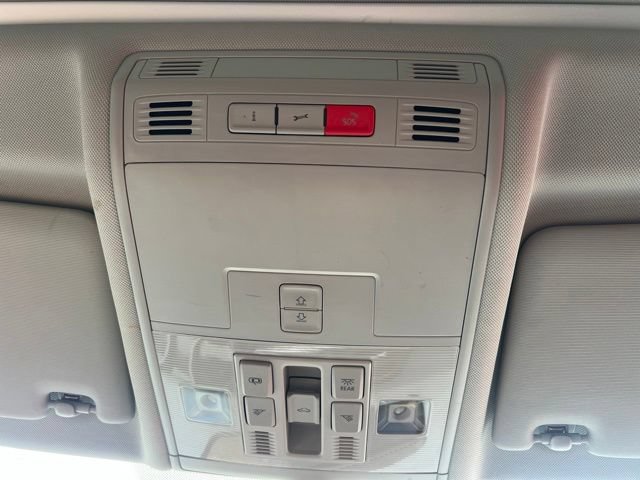 Used 2018 Volkswagen Tiguan SEL AWD/4WD image 18