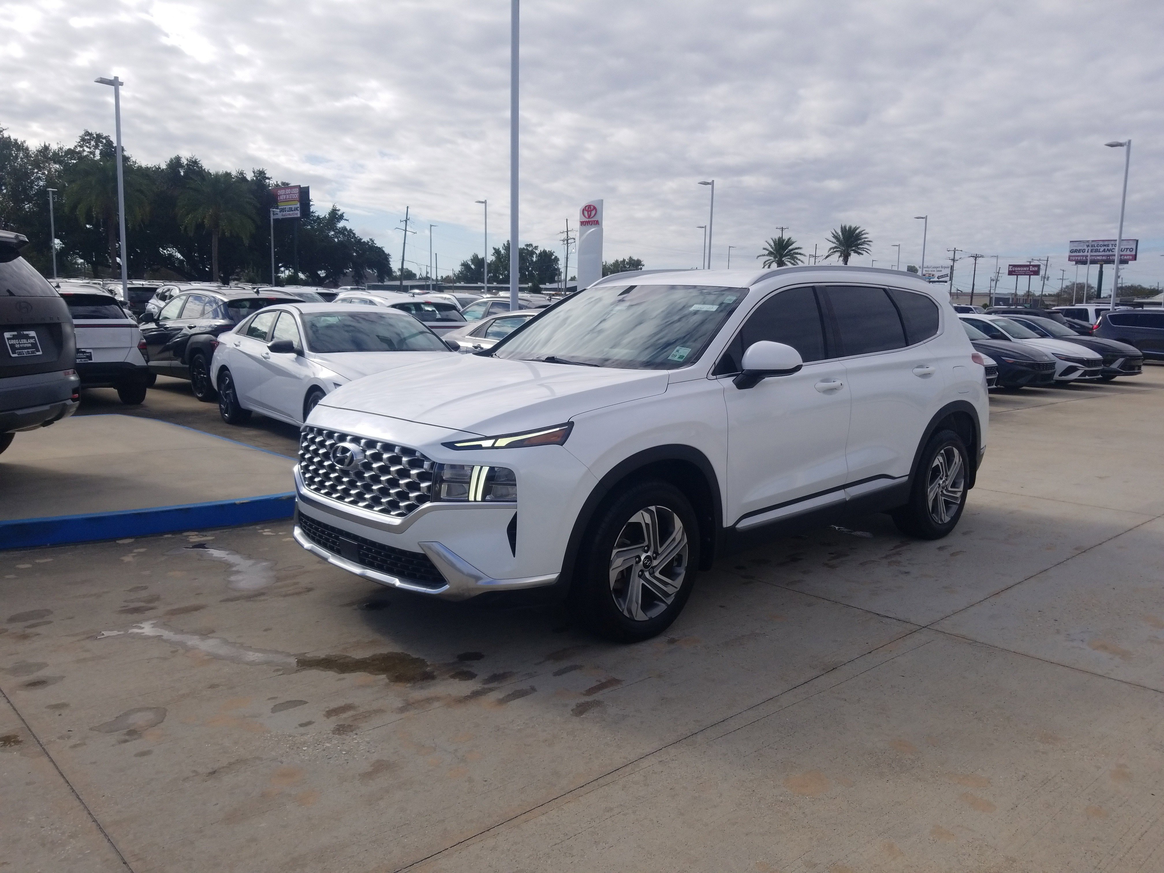 Used 2022 Hyundai Santa Fe SEL image 3