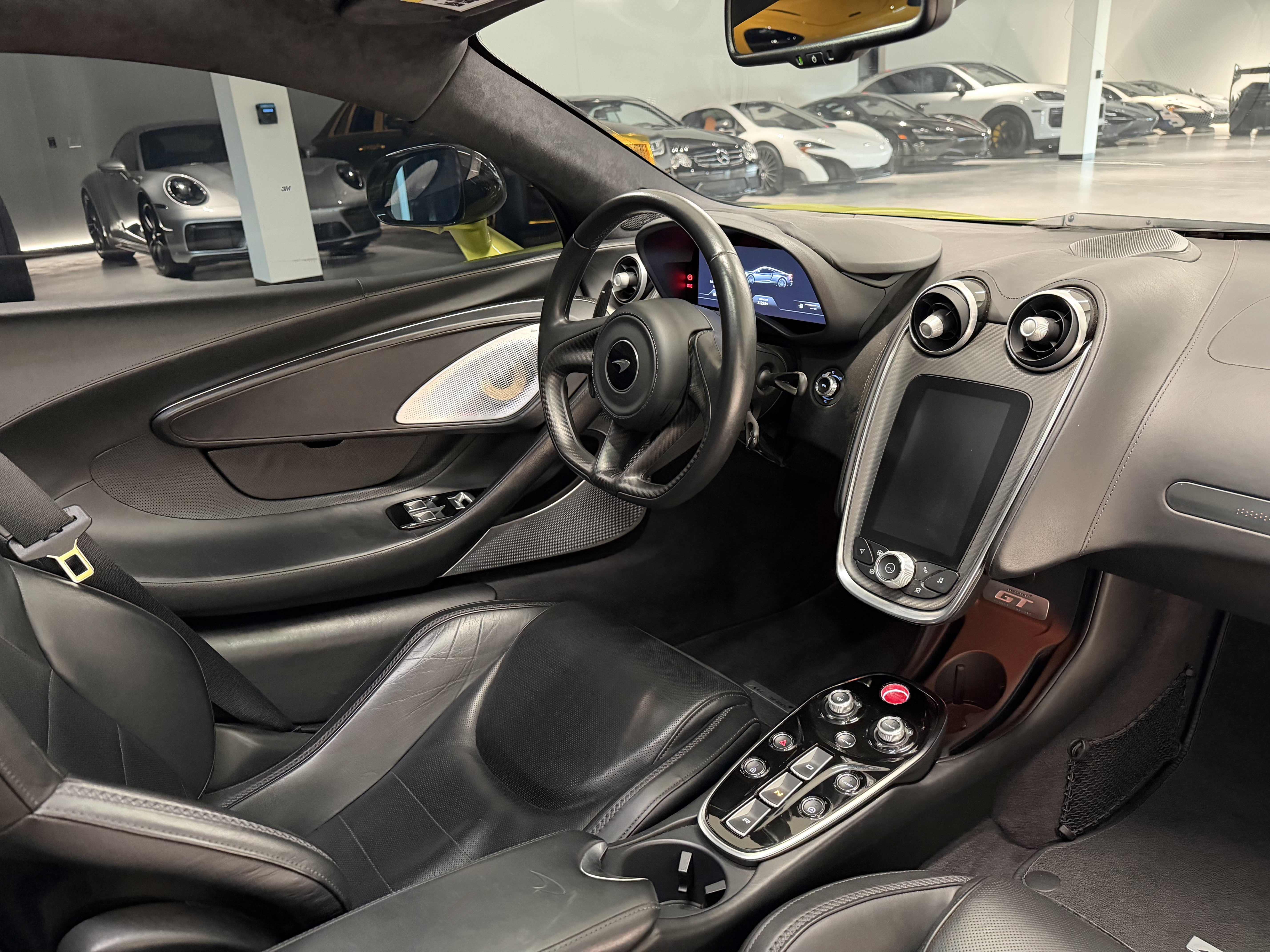 Used 2023 McLaren GT RWD image 16