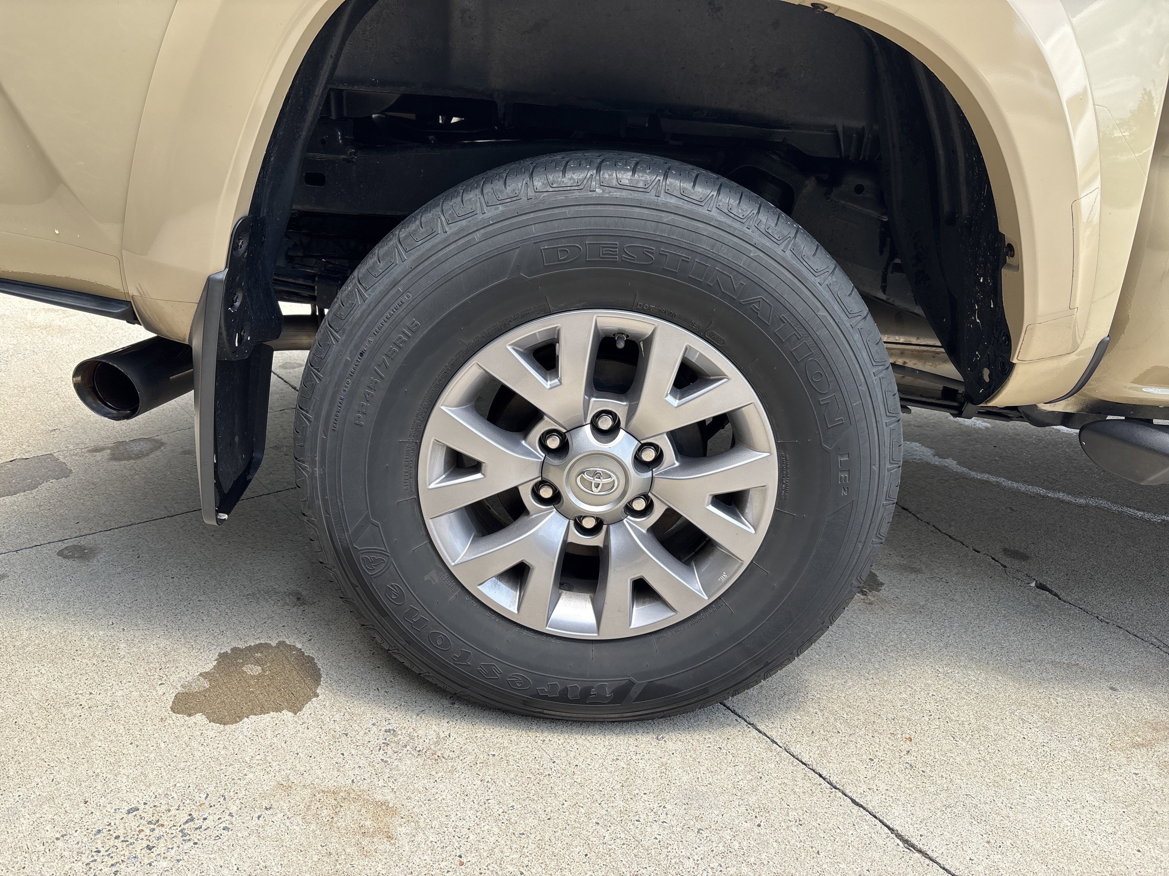 Used 2017 Toyota Tacoma SR5 w/ Tow Package AWD/4WD image 17