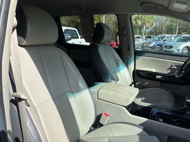 Used 2017 Kia Sedona SX image 30