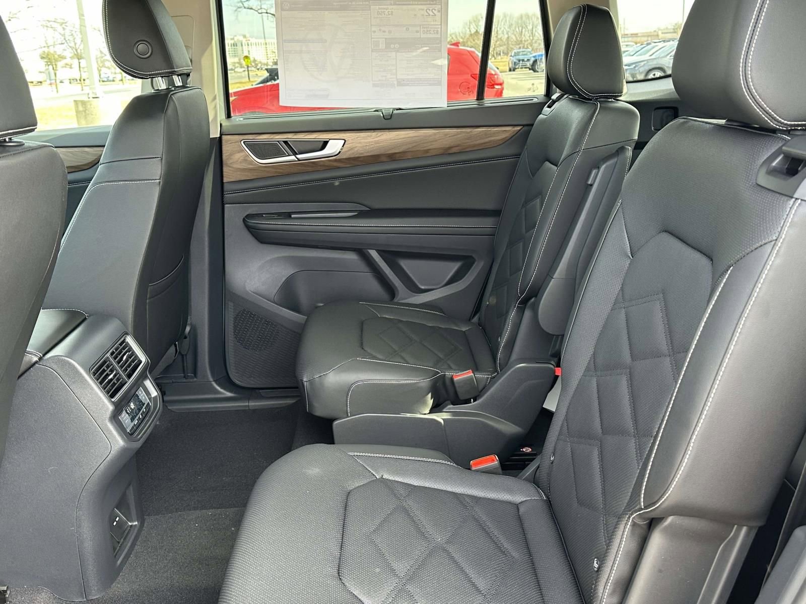 New 2026 Volkswagen Atlas SE image 13