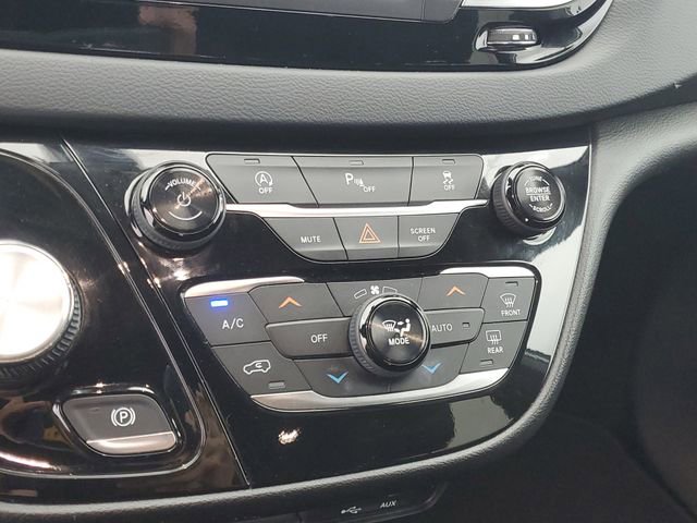 Used 2018 Chrysler Pacifica Touring Plus w/ S Appearance Package image 27