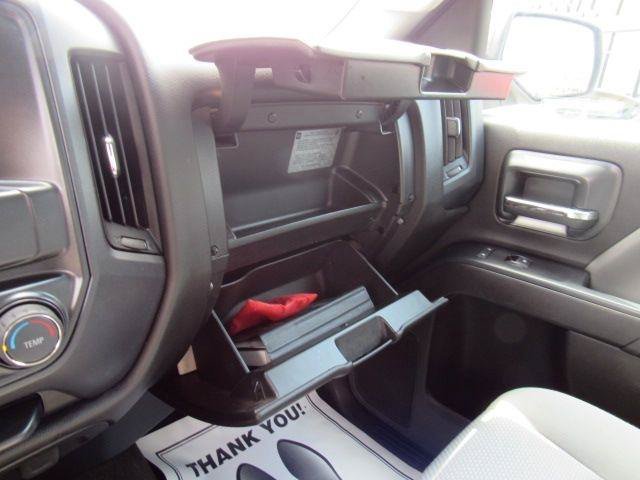Used 2018 Chevrolet Silverado 1500 Custom w/ Custom Value Package AWD/4WD image 38