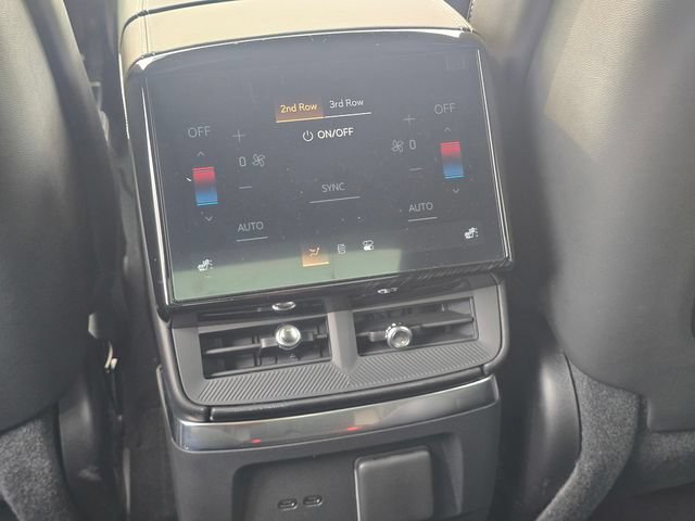 New 2027 Cadillac Vistiq Luxury AWD/4WD image 16