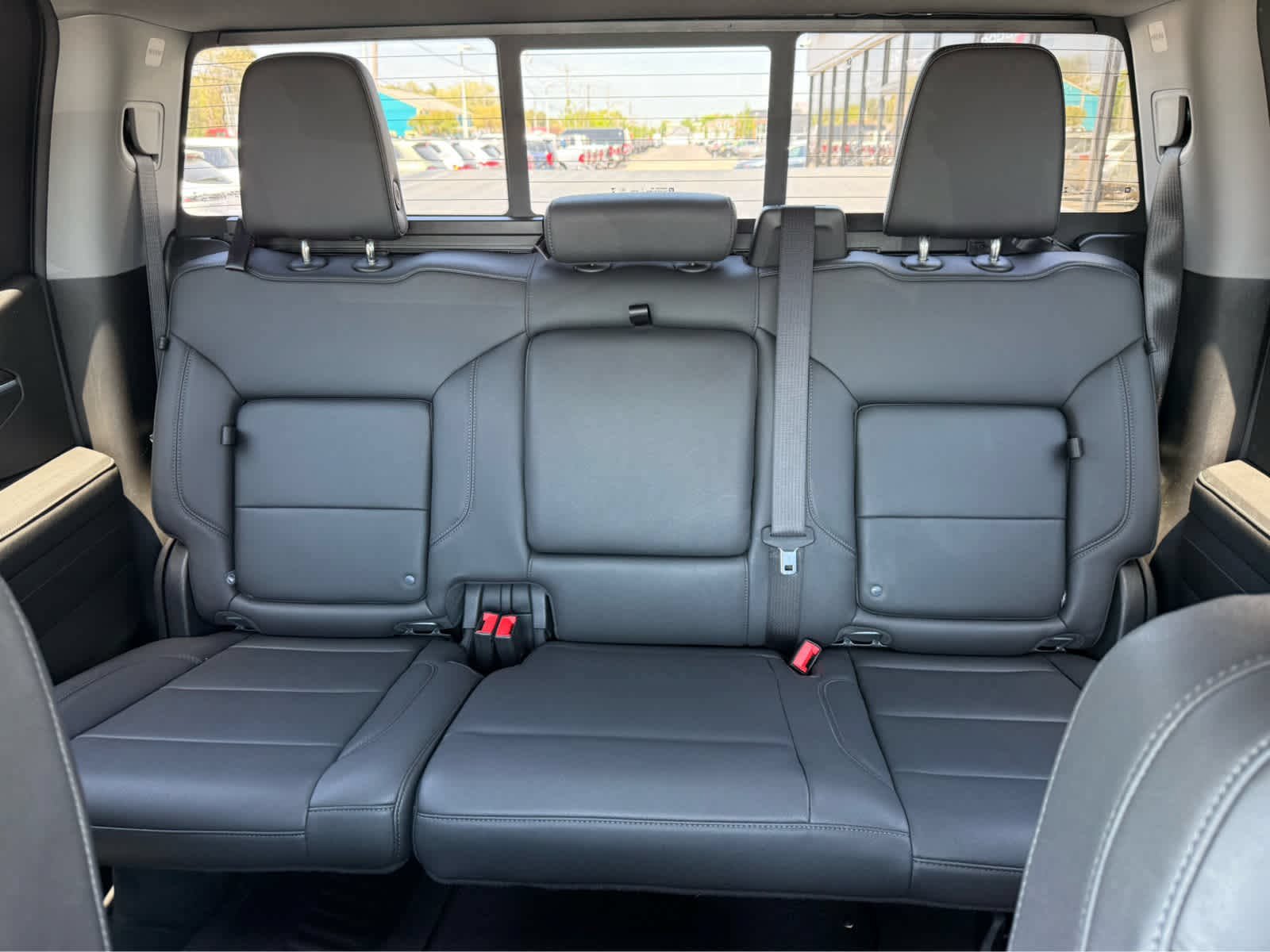 Used 2024 Chevrolet Silverado 1500 LT Trail Boss w/ Convenience Package II AWD/4WD image 28