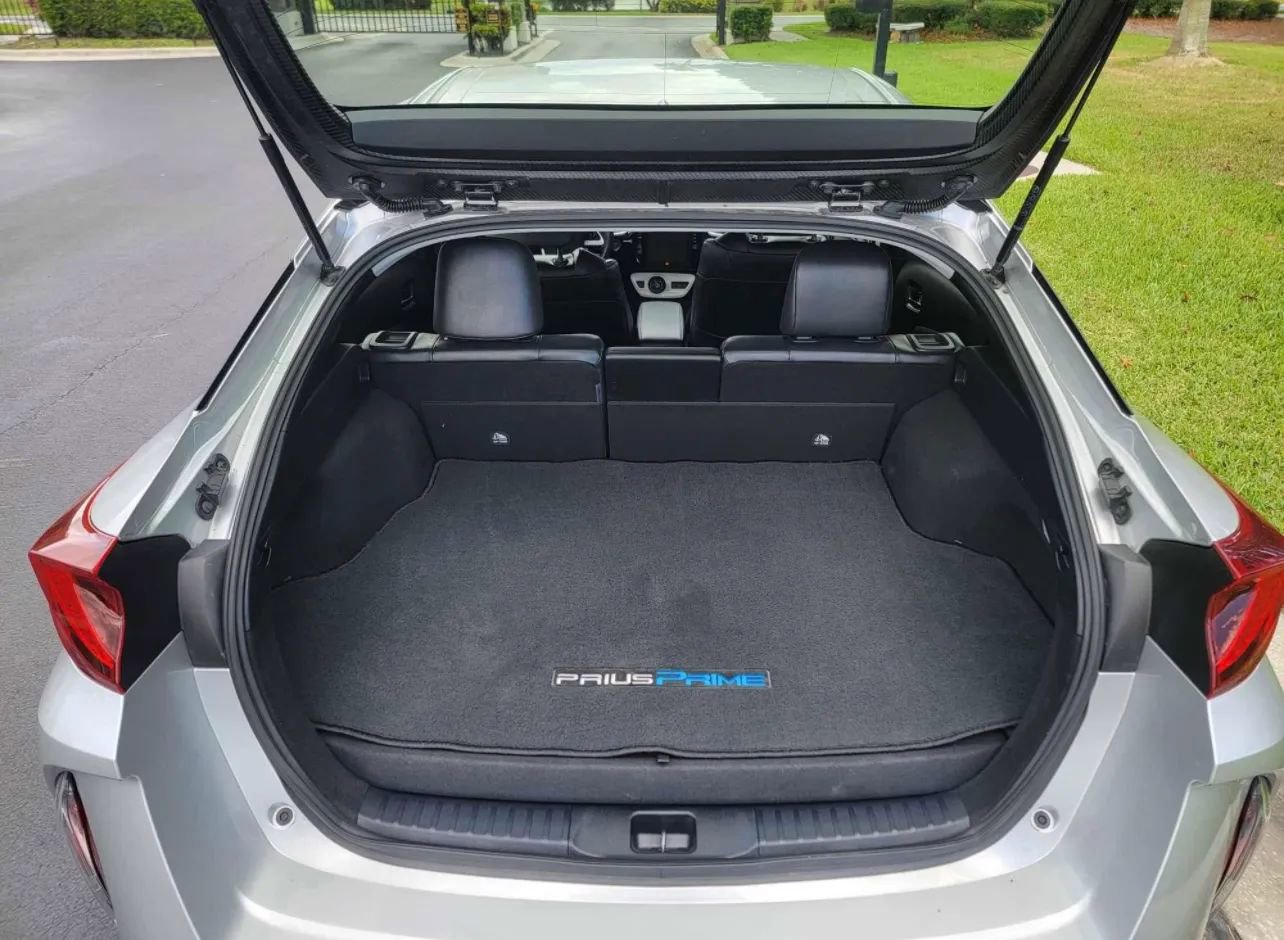 Used 2018 Toyota Prius Prime Plus image 7