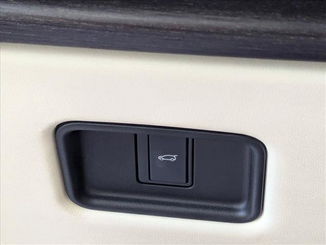 Certified 2023 Land Rover Range Rover SE AWD/4WD image 12