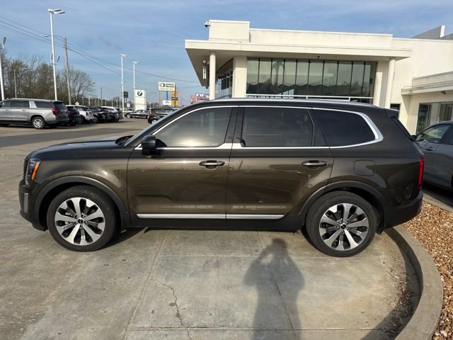 Used 2022 Kia Telluride S image 2