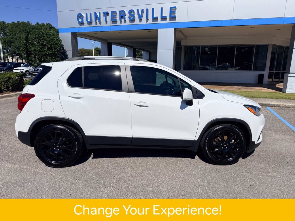Used 2022 Chevrolet Trax LT w/ Sport Edition FWD image 4