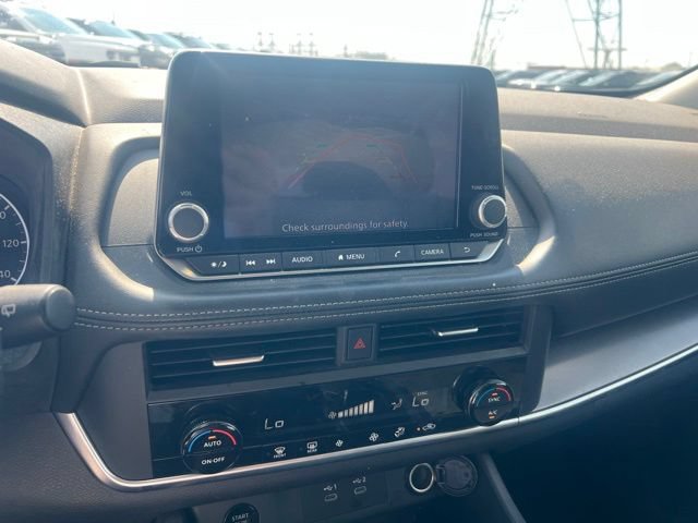 Used 2024 Nissan Rogue SV FWD image 12